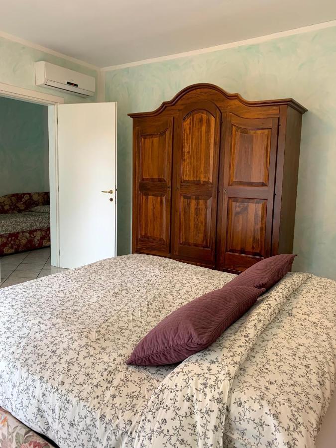 Appartamenti Villa Lina Desenzano del Garda Bagian luar foto
