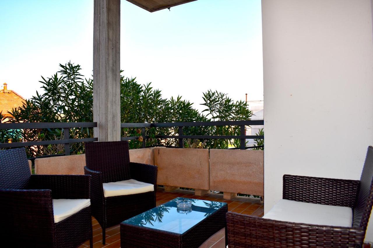 Appartamenti Villa Lina Desenzano del Garda Bagian luar foto