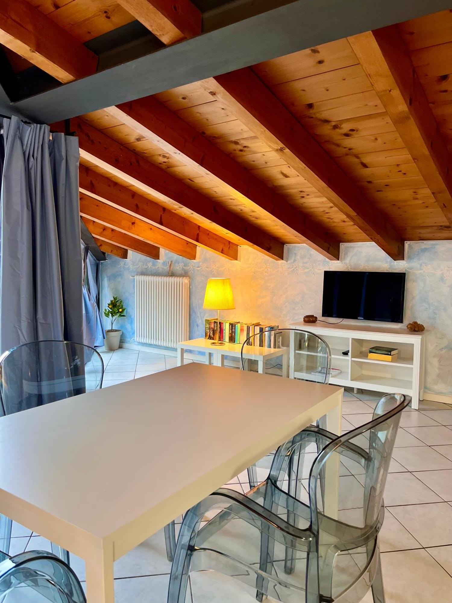 Appartamenti Villa Lina Desenzano del Garda Bagian luar foto