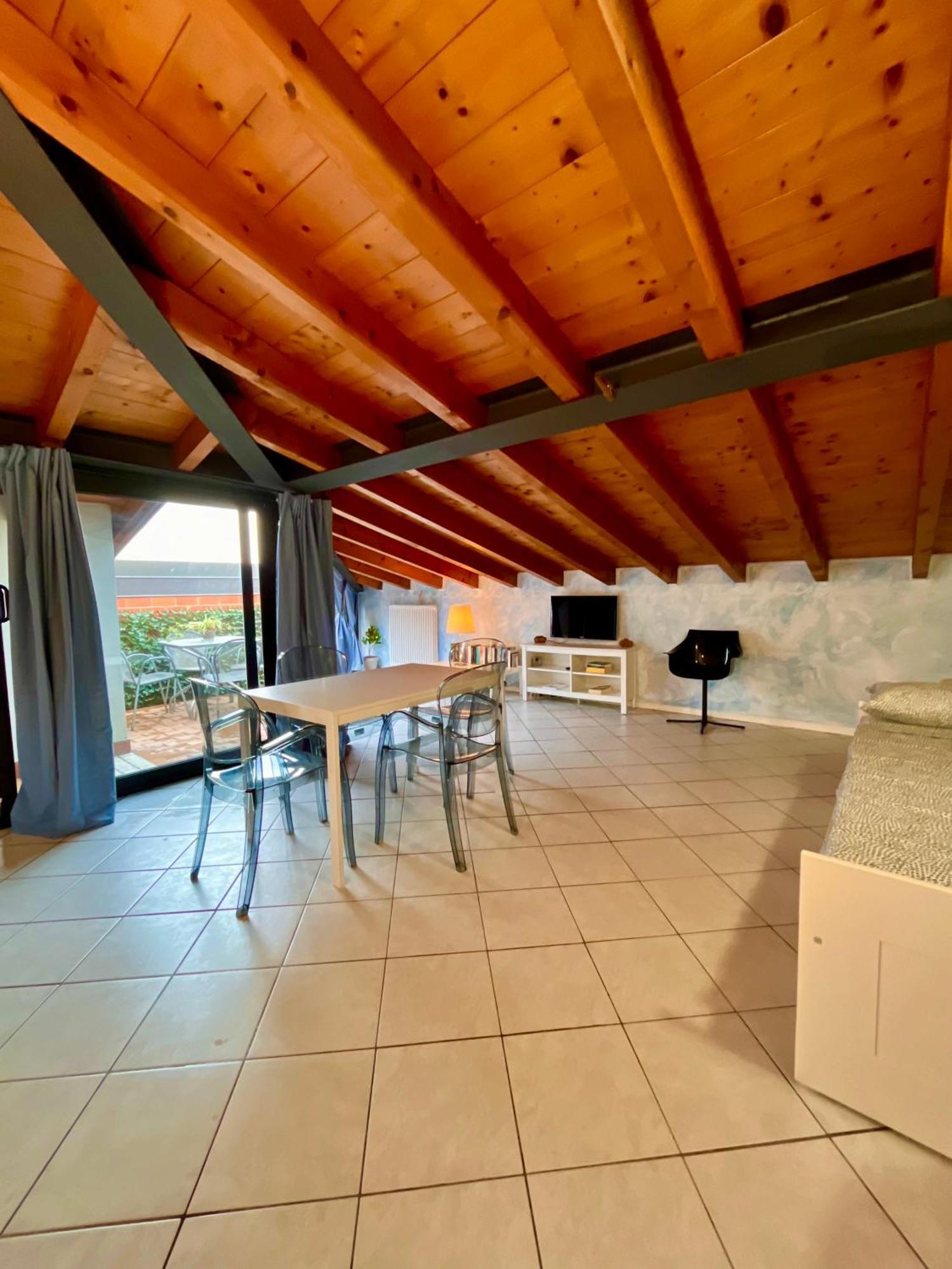 Appartamenti Villa Lina Desenzano del Garda Bagian luar foto