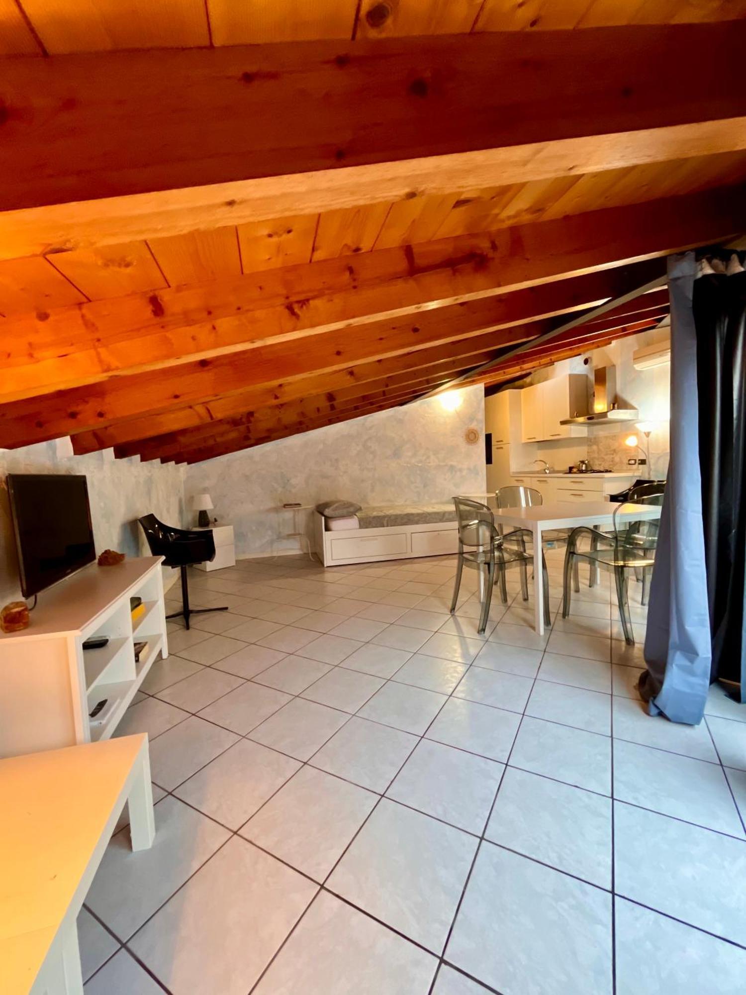 Appartamenti Villa Lina Desenzano del Garda Bagian luar foto
