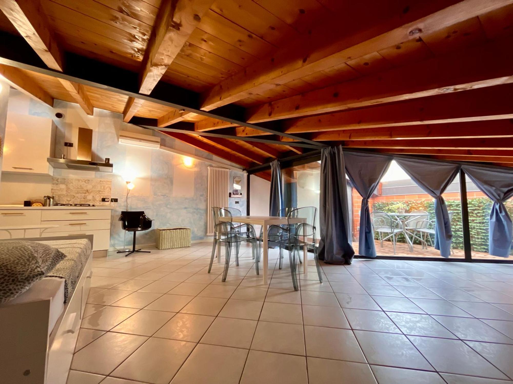 Appartamenti Villa Lina Desenzano del Garda Bagian luar foto