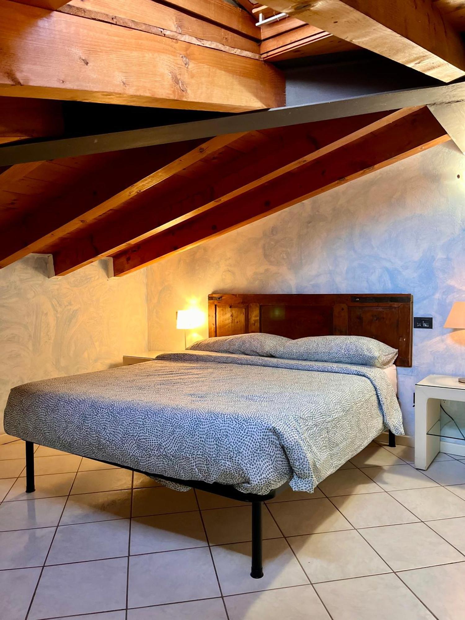 Appartamenti Villa Lina Desenzano del Garda Bagian luar foto