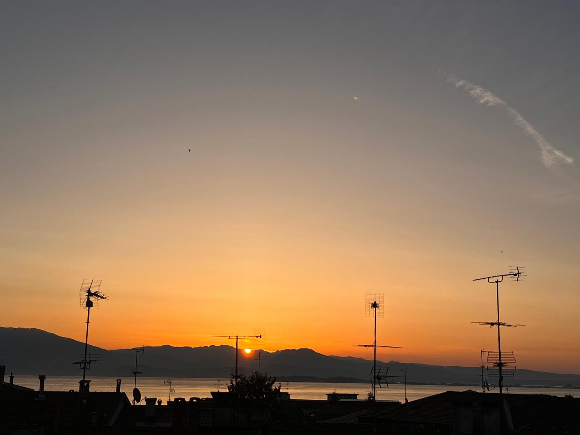 Appartamenti Villa Lina Desenzano del Garda Bagian luar foto