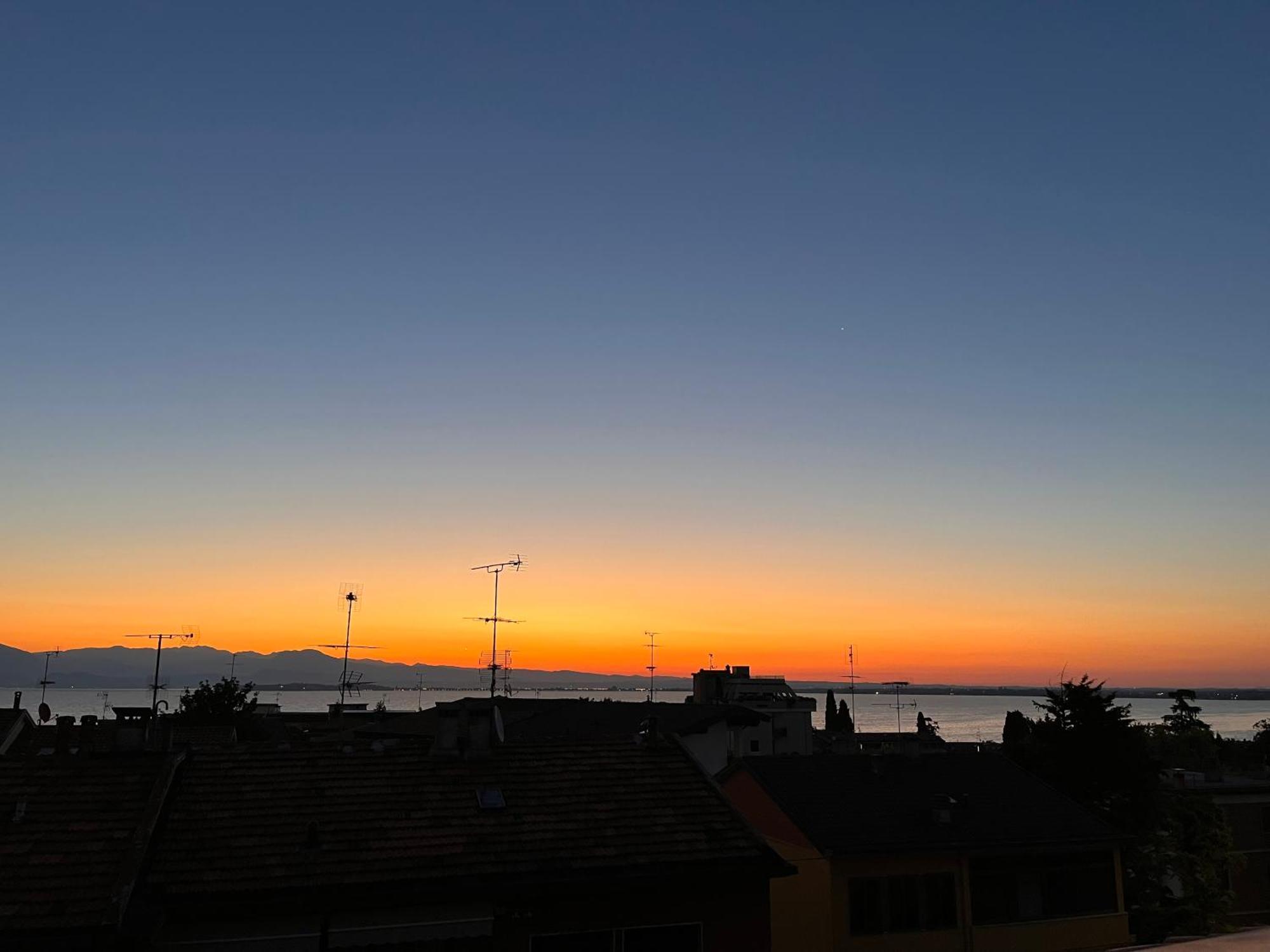 Appartamenti Villa Lina Desenzano del Garda Bagian luar foto