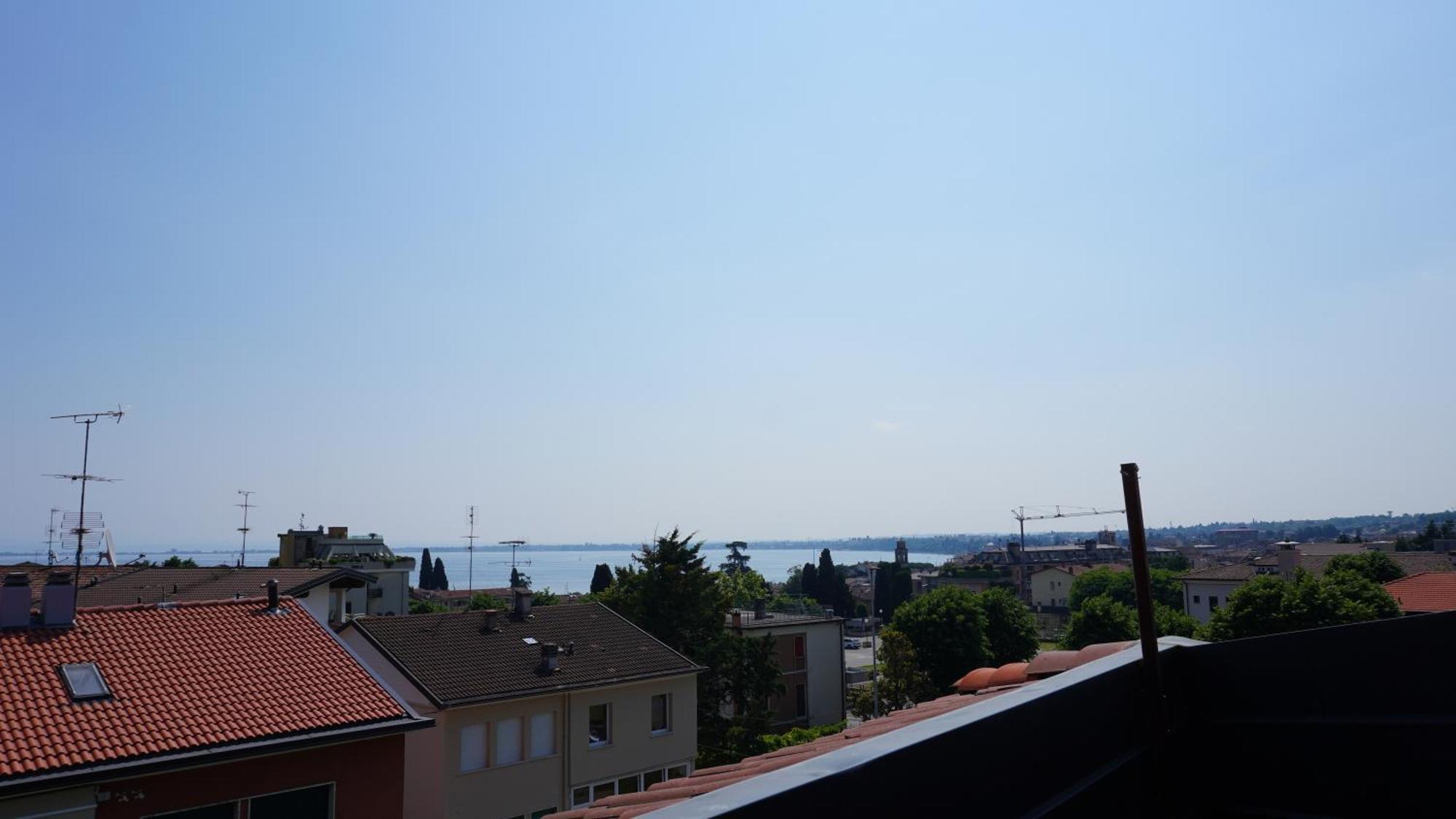 Appartamenti Villa Lina Desenzano del Garda Bagian luar foto