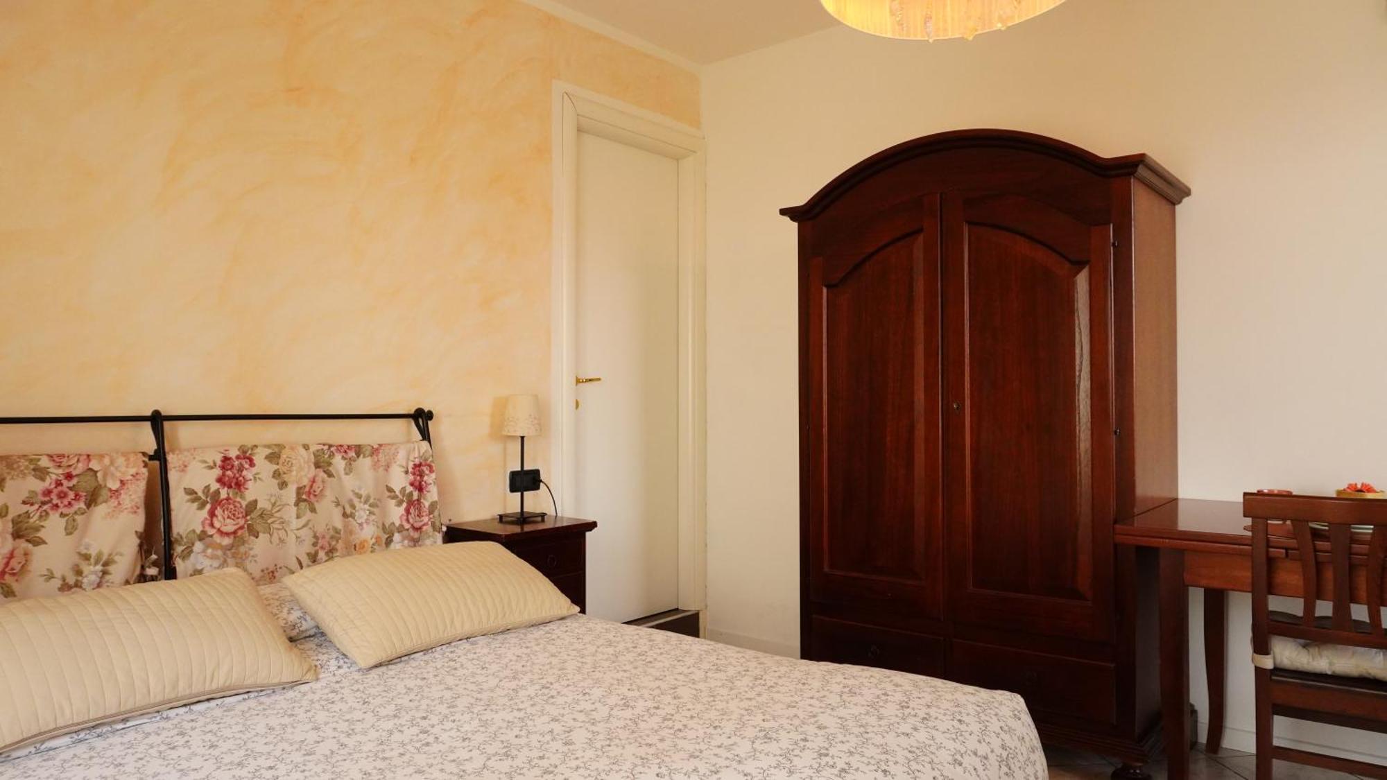Appartamenti Villa Lina Desenzano del Garda Bagian luar foto