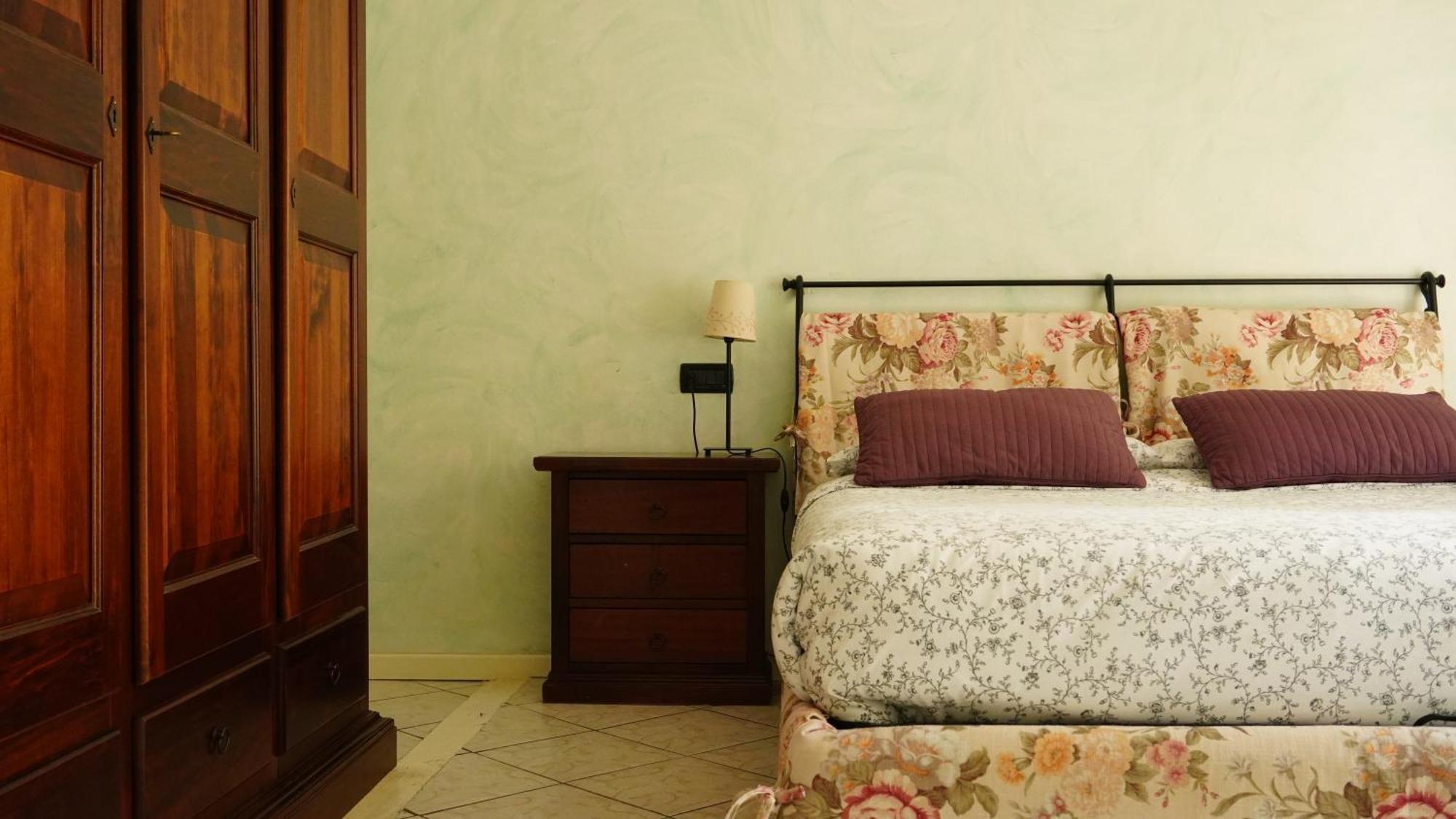 Appartamenti Villa Lina Desenzano del Garda Bagian luar foto