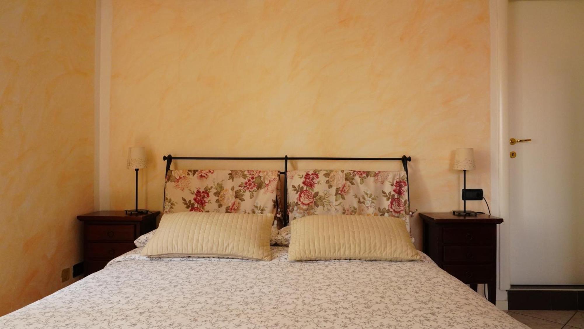 Appartamenti Villa Lina Desenzano del Garda Bagian luar foto